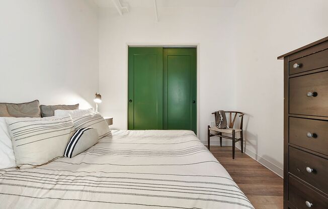 2 beds, 1 bath, 865 sqft, $2,350, Unit Unit 612