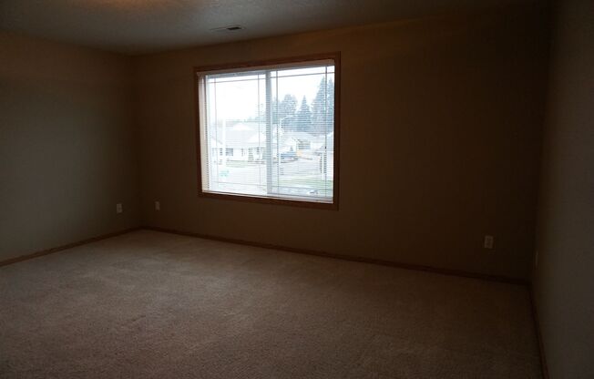 Spacious Walnut Grove 2 Story Home for Rent - 6412 NE 78th Ave