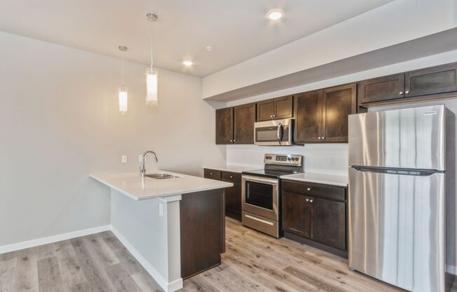 Big Ben Townhomes - 2 Bedroom/1.5 Bathroom