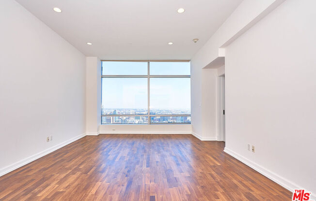 1 bed, 2 baths, 1,000 sqft, $6,195, Unit 31E