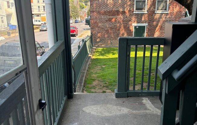 1 bed, 1 bath, $1,200