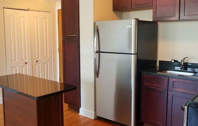 1 bed, 1 bath, 700 sqft, $1,750, Unit 418-0106