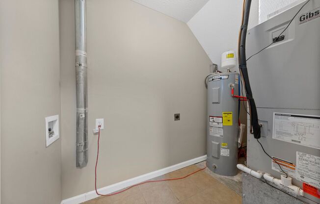 2 beds, 1.5 baths, 900 sqft, $995, Unit 644 1E