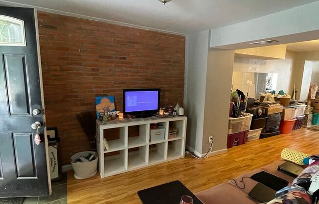 Charming 2 Bedroom/2 Bathroom Townhome in Pigtown, MD!