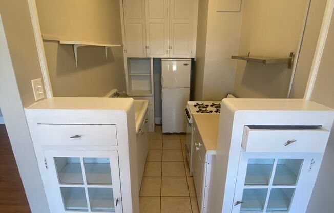 Studio, 1 bath, 380 sqft, $950, Unit 609
