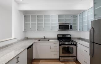 2 beds, 2 baths, $6,700, Unit 10B