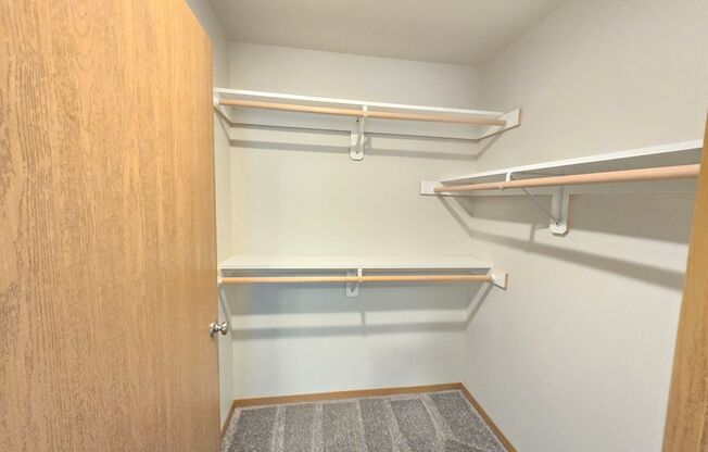 2 beds, 1 bath, 1,090 sqft, $1,230, Unit 3500 206