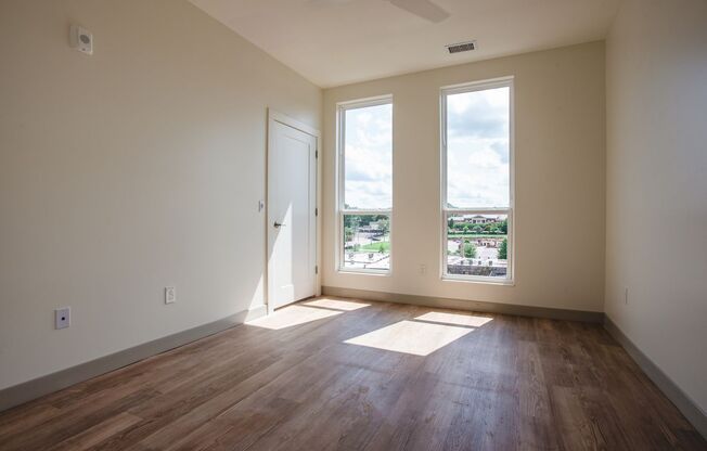 1 bed, 1 bath, 648 sqft, $1,575, Unit APT 501