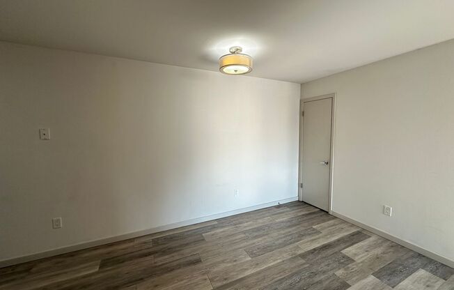 2 beds, 1 bath, $1,395, Unit 202