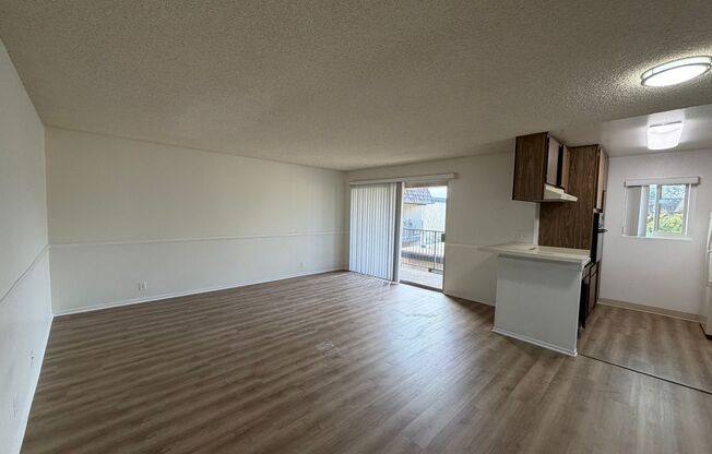 1 bed, 1 bath, 562 sqft, $2,145, Unit 028