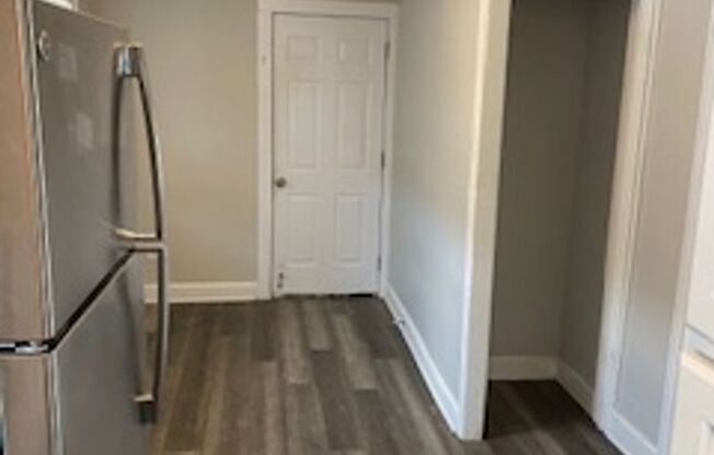 2 beds, 1 bath, $1,025