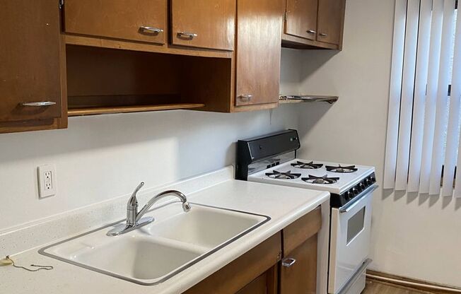 2 beds, 1 bath, 875 sqft, $1,349, Unit 2700h-204