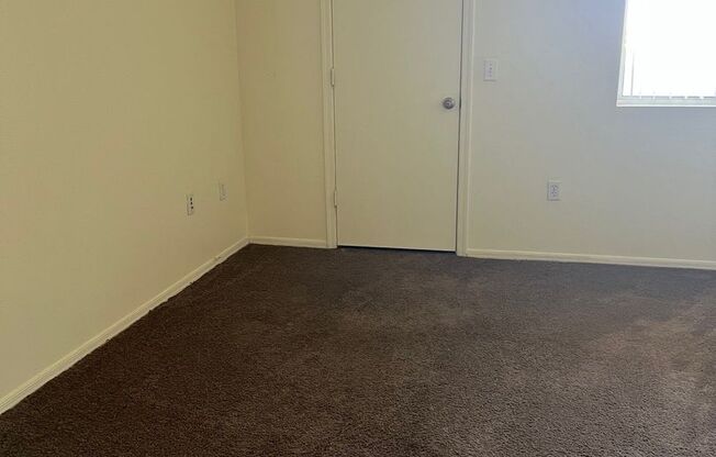 1 bed, 1 bath, 760 sqft, $1,200, Unit 305