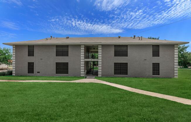 YOUR NEW APARTMENT HOME AWAITS IN BEEVILLE, TEXAS