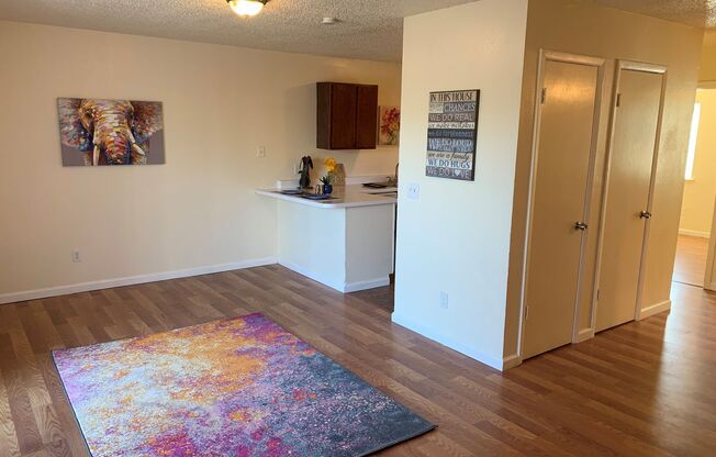 2 beds, 1 bath, 700 sqft, $775, Unit FW-1