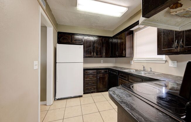 2 beds, 1.5 baths, $1,100