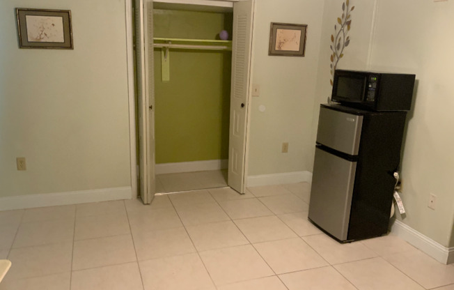 0 MINARET CT