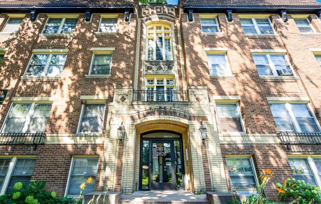 2 beds, 1 bath, 800 sqft, $1,225, Unit 12-C3