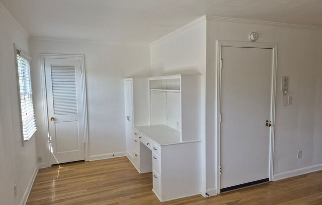 1 bed, 1 bath, 740 sqft, $1,630, Unit 39