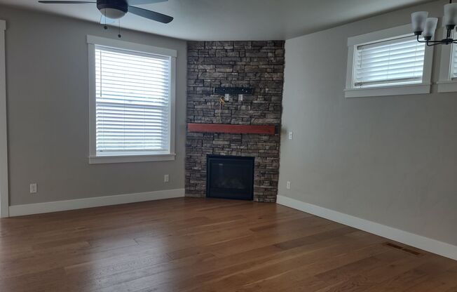 3 beds, 2.5 baths, $2,500