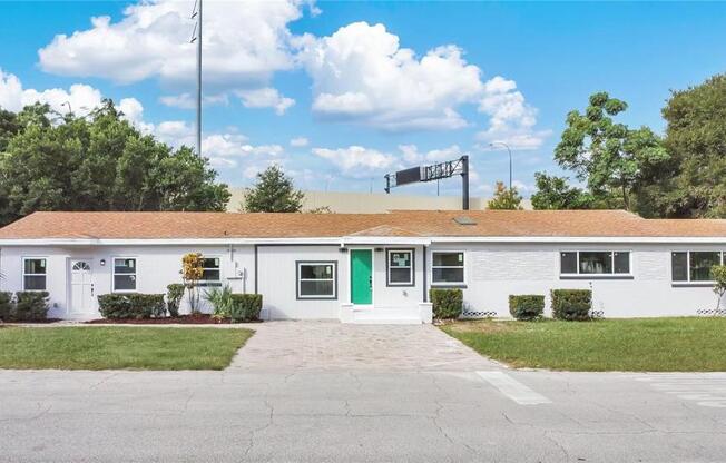 2612 ROXBURY RD