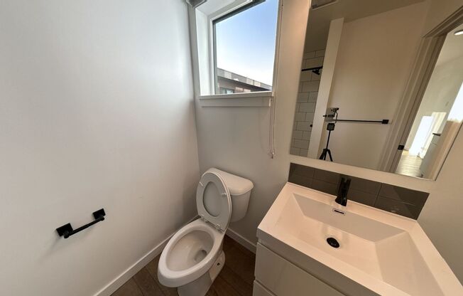 Studio, 1 bath, 342 sqft, $1,246.88, Unit 208