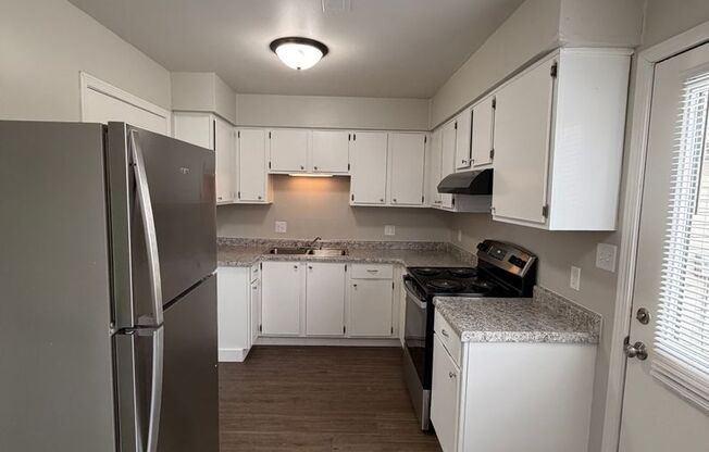 2 beds, 1 bath, 885 sqft, $1,150
