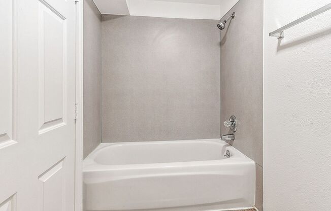 2 beds, 1 bath, 750 sqft, $2,495, Unit 201