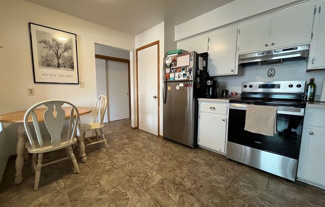 1 bed, 1 bath, $1,015, Unit 32