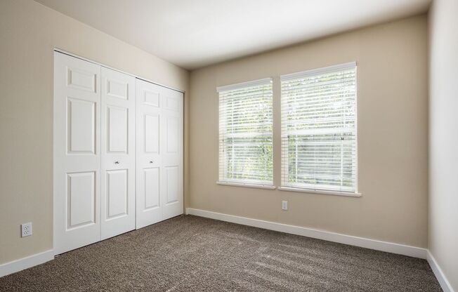3 beds, 2 baths, 1,250 sqft, $2,150, Unit 670-205