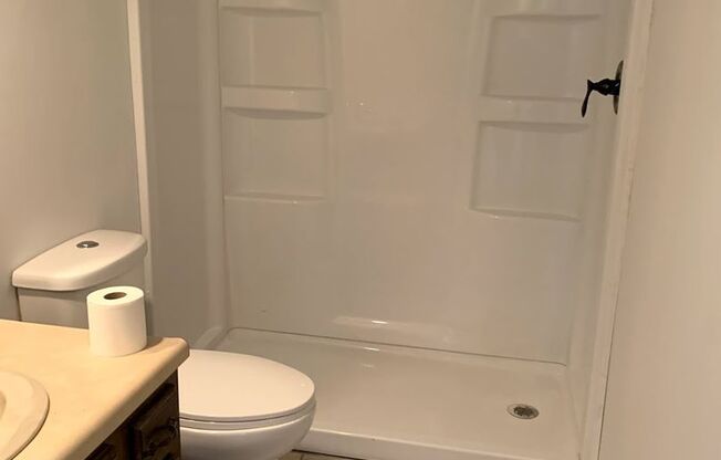 2 beds, 1 bath, $1,000