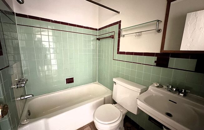 1 bed, 1 bath, $1,050, Unit 206