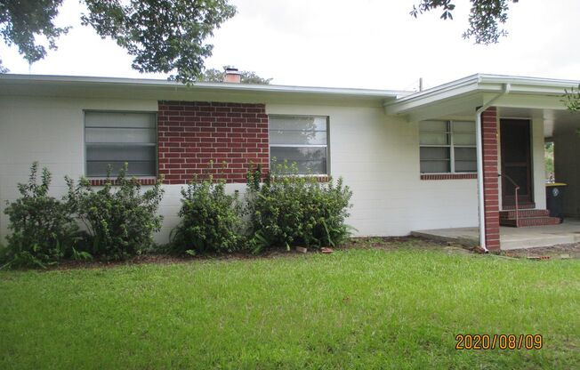 Renovated 3/1 off 103rd St