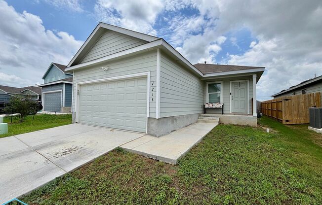 Welcome Home to this Charming 3-Bedroom 2-Bath Home in Southton Lake – A Modern Comfort on San Antonio’s South Side!