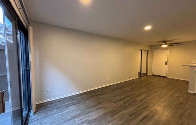 1 bed, 1 bath, 695 sqft, $1,498, Unit 126