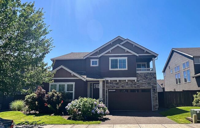 Gorgeous 5 BD* 2.5 BA* Single Family Home Located In Bethany Heights Community!