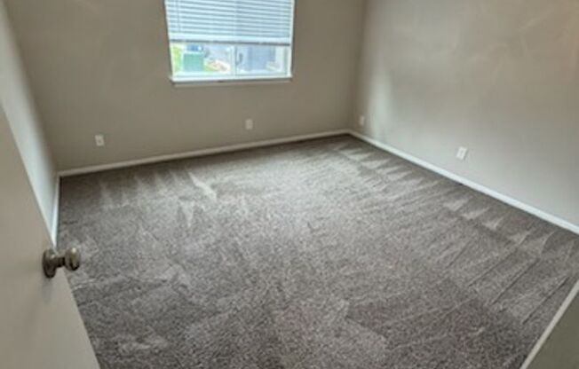 1 bed, 1 bath, 727 sqft, $875