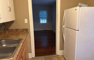 2 beds, 1 bath, $995