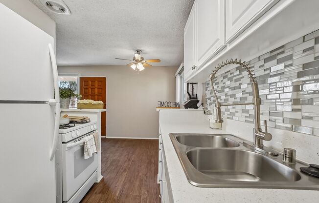 1 bed, 1 bath, 775 sqft, $2,545, Unit 41