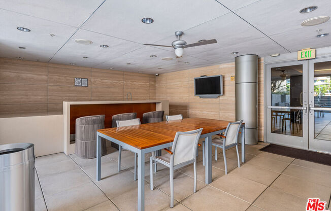 1 bed, 1.5 baths, 1,390 sqft, $4,200, Unit 1407