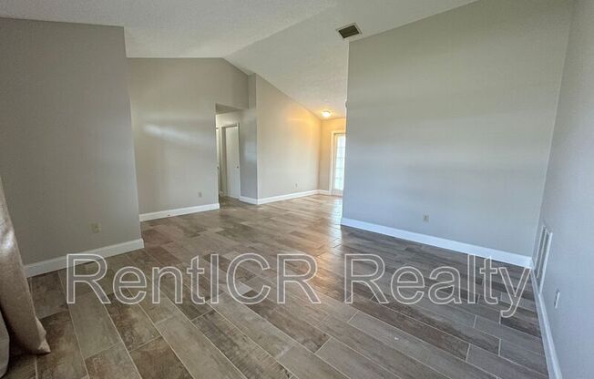 1118 GREENLEA DR