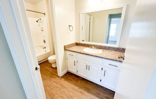 2 beds, 1 bath, 875 sqft, $1,590, Unit 445-238