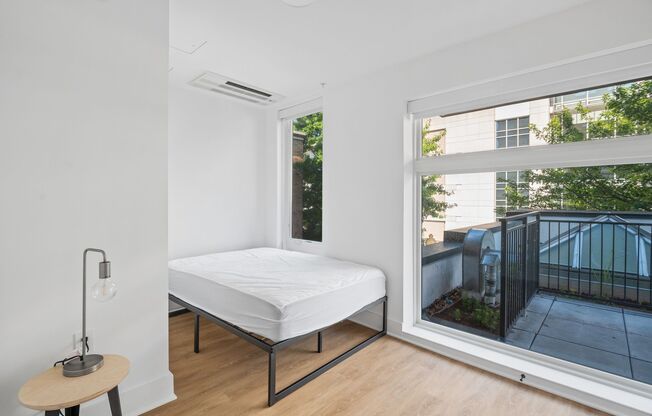 1 bed, 1 bath, $1,800