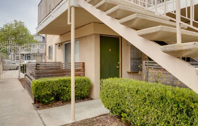 1 bed, 1 bath, $2,300, Unit 7