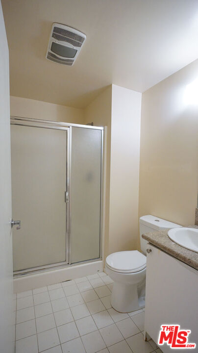 922 W 23 ST