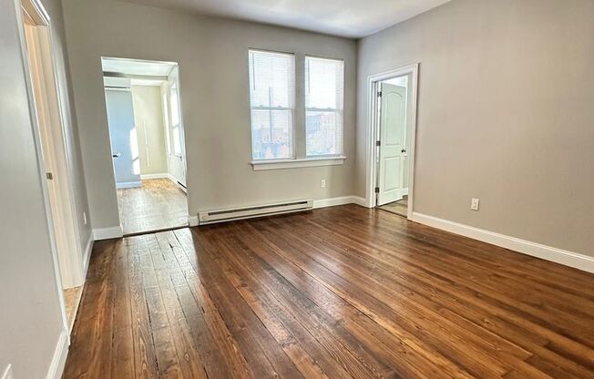 2 beds, 1 bath, $1,550, Unit 5 Hampshire St., Unit 3