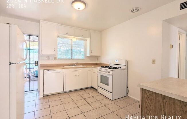 2624 N HASKELL DR