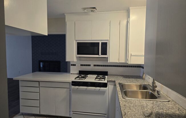 Large 3 Bed 2 Bath House