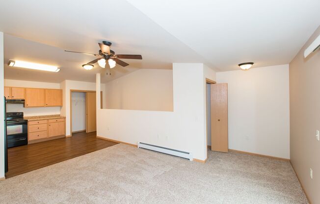 2 beds, 1 bath, $995