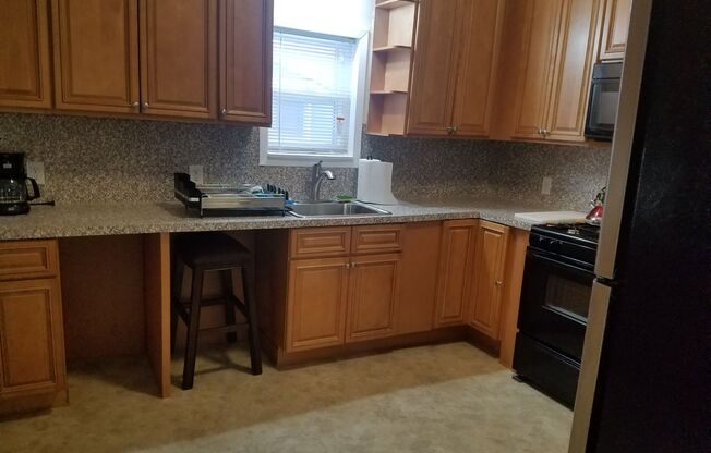 3 beds, 1 bath, $3,100